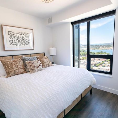 Awesome View 21 Two Bedroom One Bath Downtown Lake View Near Beach Kelowna Luaran gambar