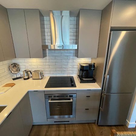 Awesome View 21 Two Bedroom One Bath Downtown Lake View Near Beach Kelowna Luaran gambar