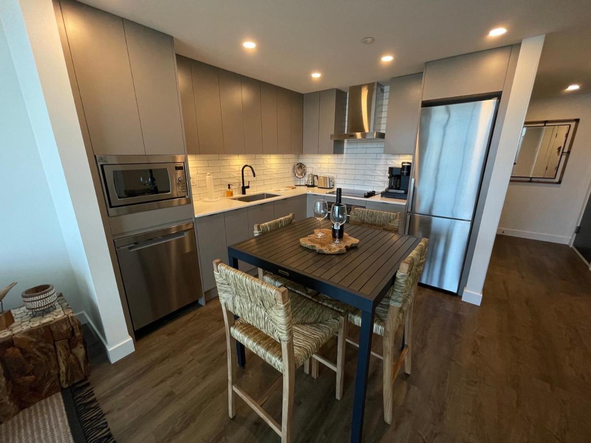 Awesome View 21 Two Bedroom One Bath Downtown Lake View Near Beach Kelowna Luaran gambar