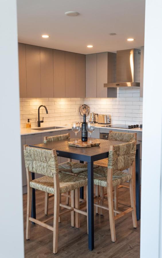 Awesome View 21 Two Bedroom One Bath Downtown Lake View Near Beach Kelowna Luaran gambar
